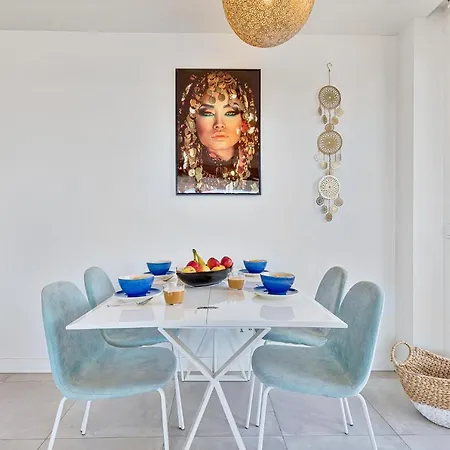 아파트 Lovely 3 Bedroom Next To Higueron Area. 푸엔히롤라