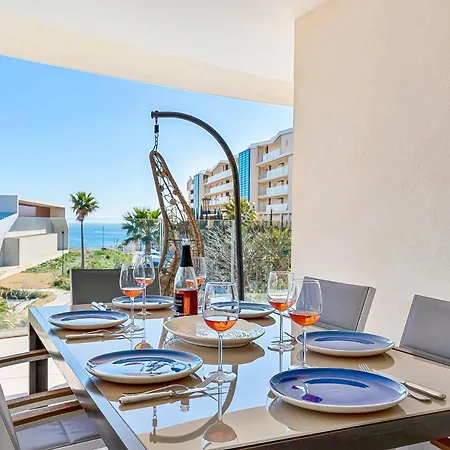 아파트 Lovely 3 Bedroom Next To Higueron Area. 푸엔히롤라