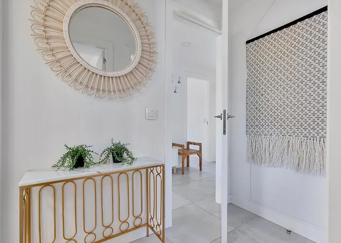 Lovely 3 Bedroom Next To Higueron Area. Фуэнхирола