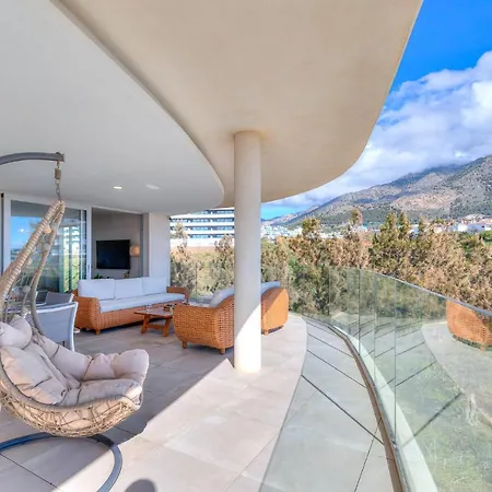 Lovely 3 Bedroom Next To Higueron Area.