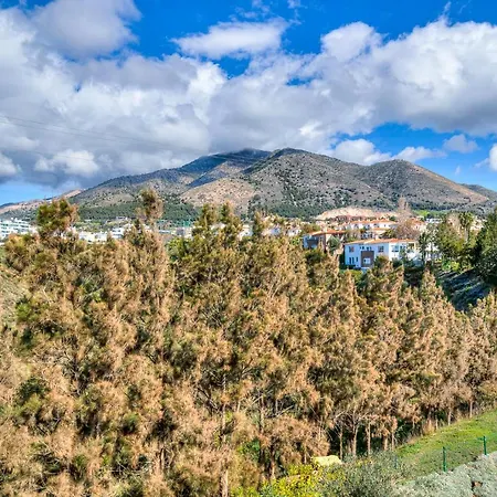 Lovely 3 Bedroom Next To Higueron Area. *