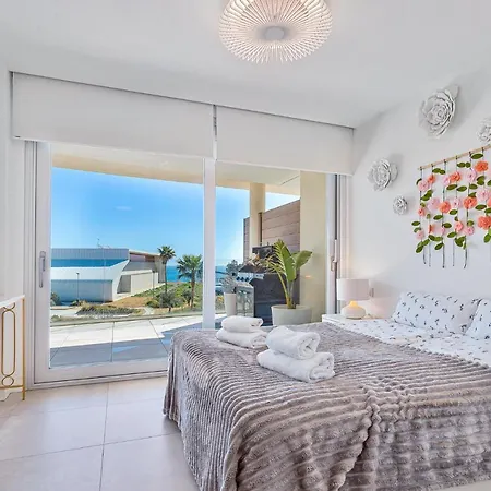 Lovely 3 Bedroom Next To Higueron Area. *