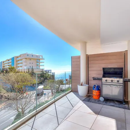 Lovely 3 Bedroom Next To Higueron Area.