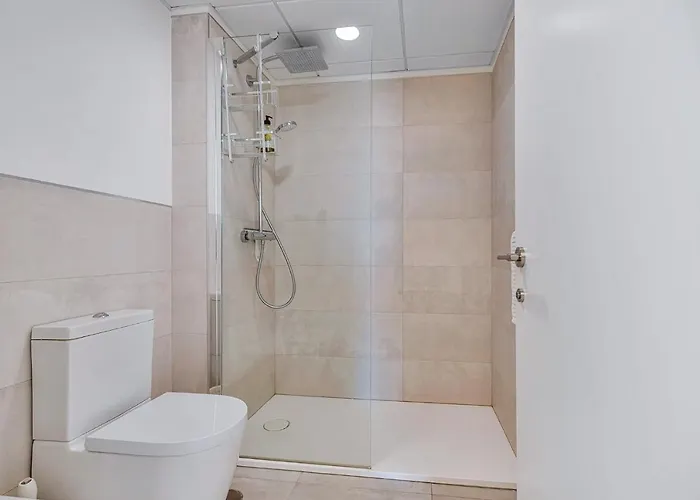 Lovely 3 Bedroom Next To Higueron Area. Apartment