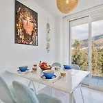 Apartment Lovely 3 Bedroom Next To Higueron Area.