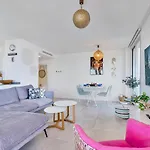 Lovely 3 Bedroom Next To Higueron Area. Apartment