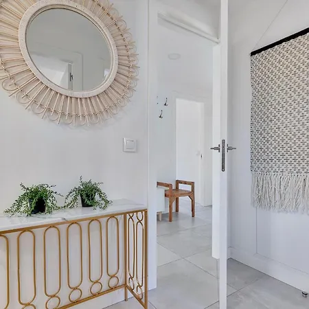 Lovely 3 Bedroom Next To Higueron Area. פואנגירולה
