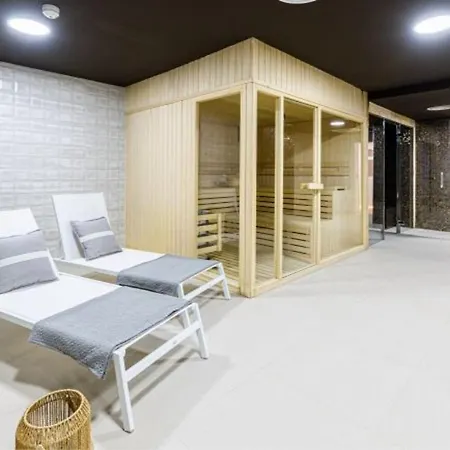Lovely 3 Bedroom Next To Higueron Area. דירה *