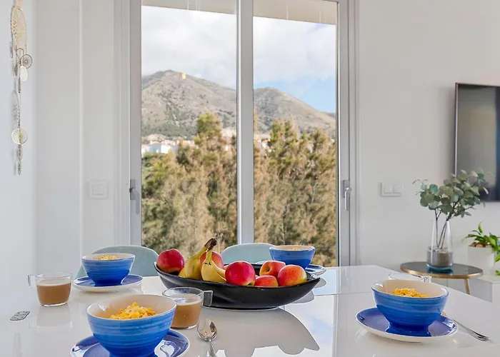 Lovely 3 Bedroom Next To Higueron Area. *