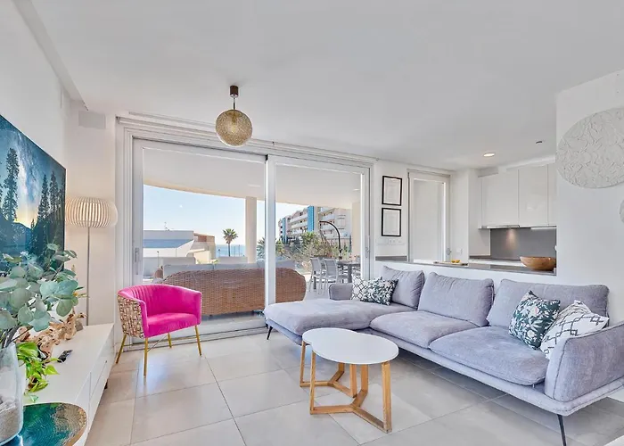 Lovely 3 Bedroom Next To Higueron Area. *